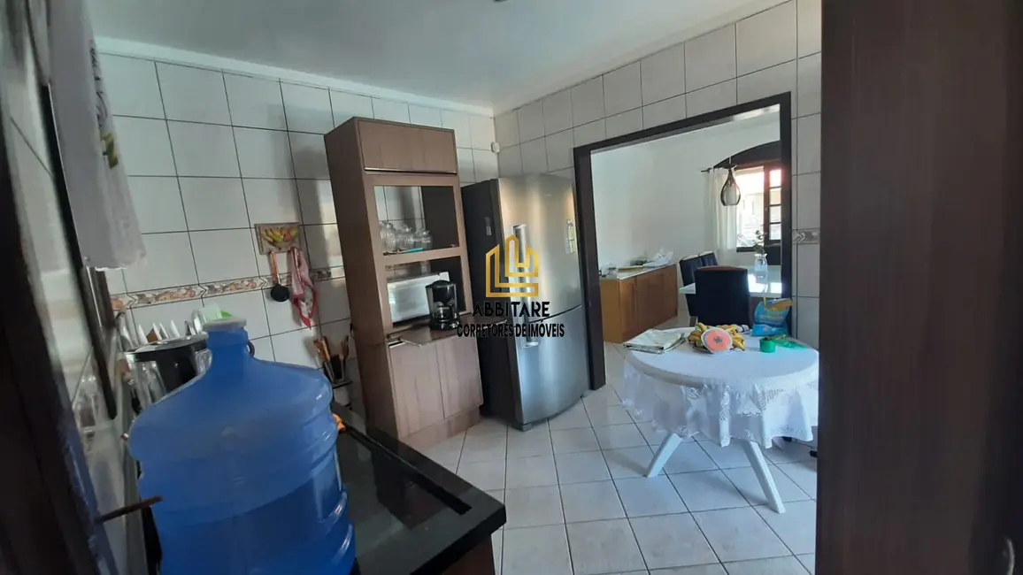 Casa com 2 quartos à venda, 160m2 em Torres - RS - imagem 8 Foto 8 de Casa com 2 quartos à venda, 160m2 em Torres - RS