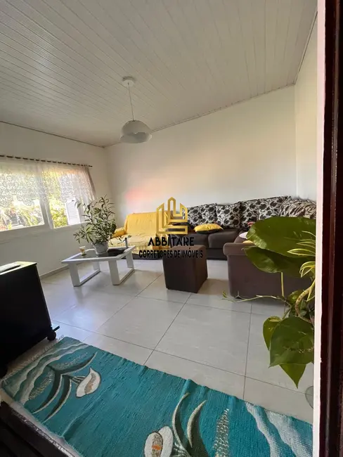 Casa com 3 quartos à venda, 189m2 em Torres - RS - imagem 6 Foto 6 de Casa com 3 quartos à venda, 189m2 em Torres - RS