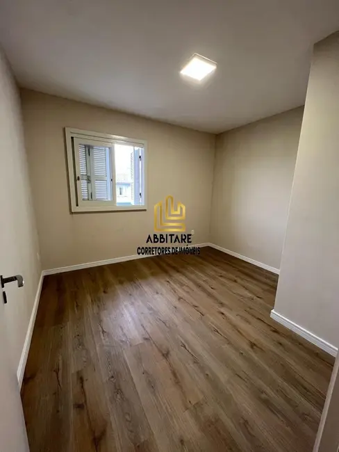 Foto 2 de Sobrado com 2 quartos à venda, 50m2 em Torres - RS