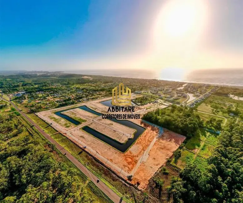 Foto 1 de Terreno / Lote à venda, 395m2 em Torres - RS