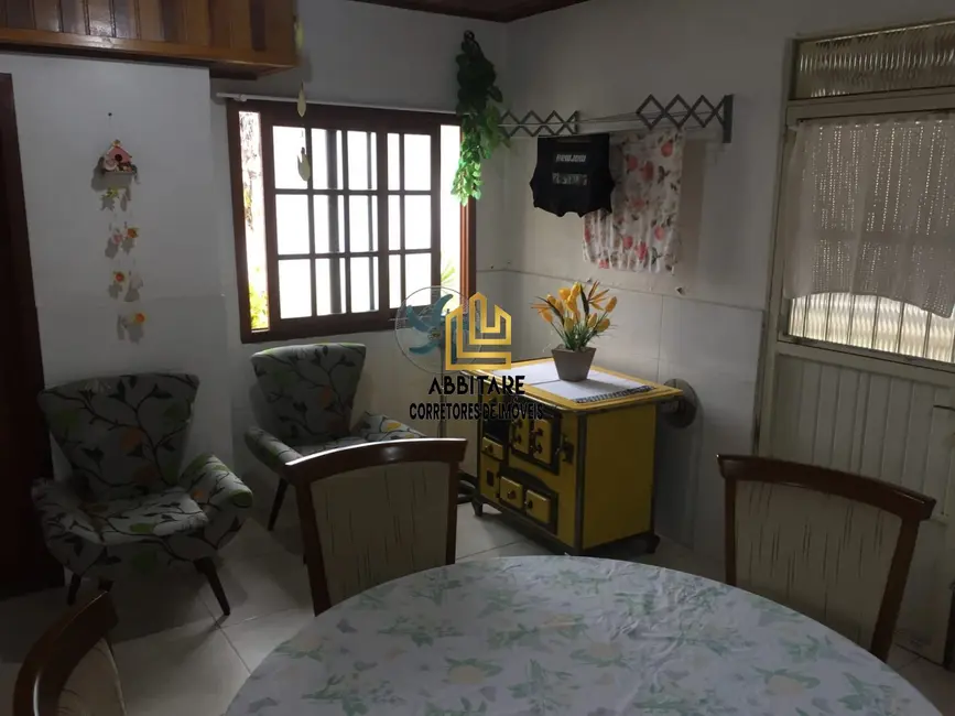 Casa com 5 quartos à venda, 150m2 em Torres - RS - imagem 3 Foto 3 de Casa com 5 quartos à venda, 150m2 em Torres - RS