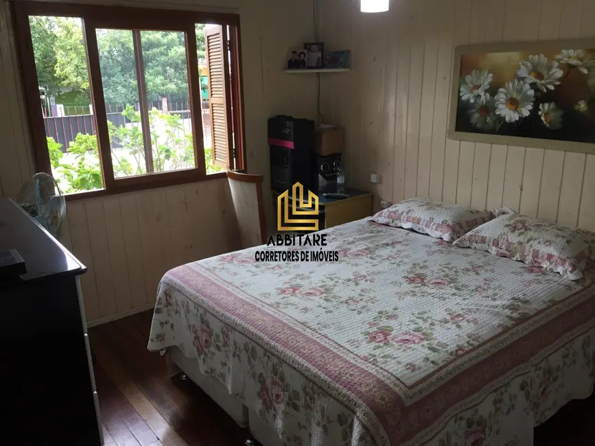 Casa com 5 quartos à venda, 150m2 em Torres - RS - imagem 4 Foto 4 de Casa com 5 quartos à venda, 150m2 em Torres - RS