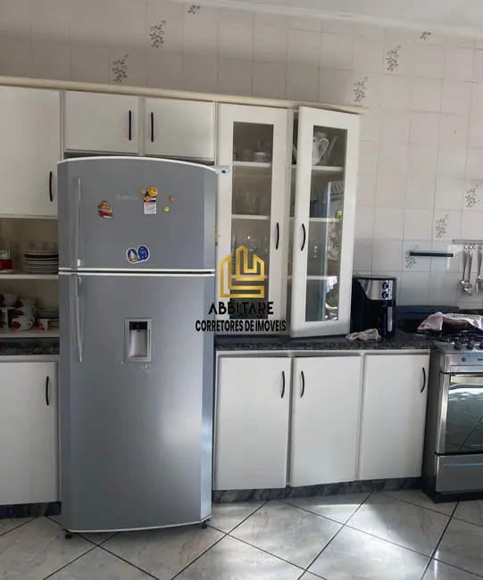 Casa com 5 quartos à venda, 220m2 em Centro, Torres - RS - imagem 7 Foto 7 de Casa com 5 quartos à venda, 220m2 em Centro, Torres - RS