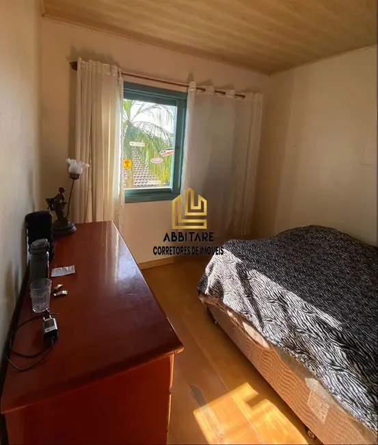 Casa com 5 quartos à venda, 220m2 em Centro, Torres - RS - imagem 4 Foto 4 de Casa com 5 quartos à venda, 220m2 em Centro, Torres - RS