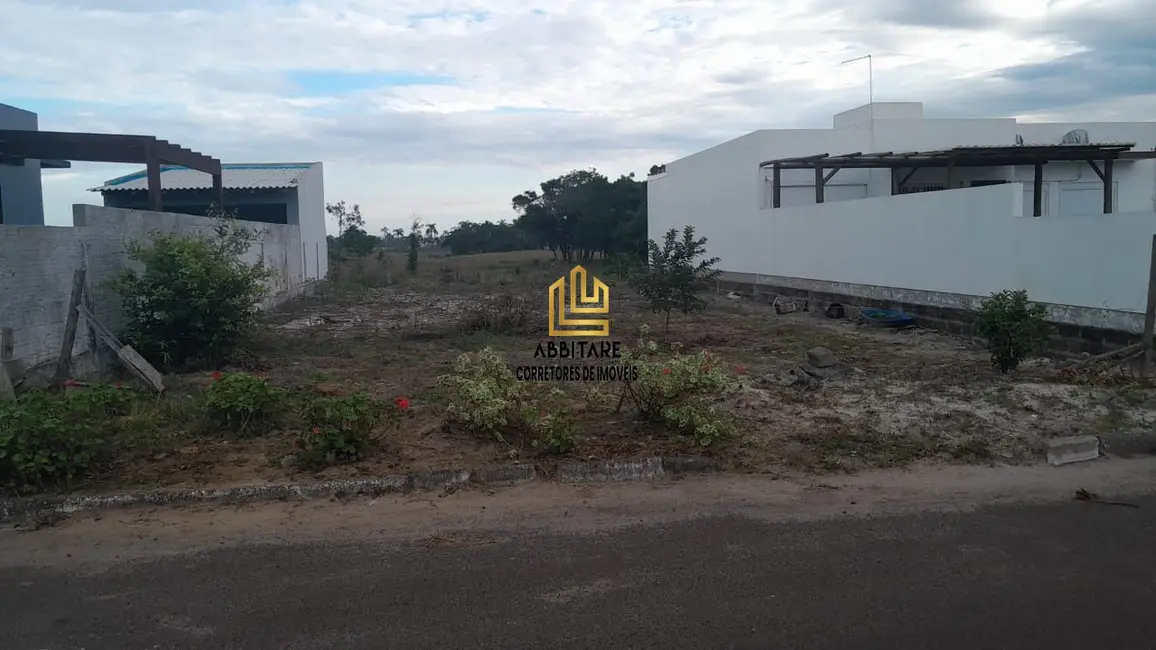 Foto 1 de Terreno / Lote à venda, 300m2 em Passo De Torres - SC