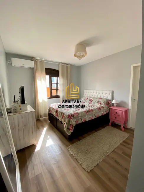 Foto 9 de Casa com 3 quartos à venda, 188m2 em Torres - RS