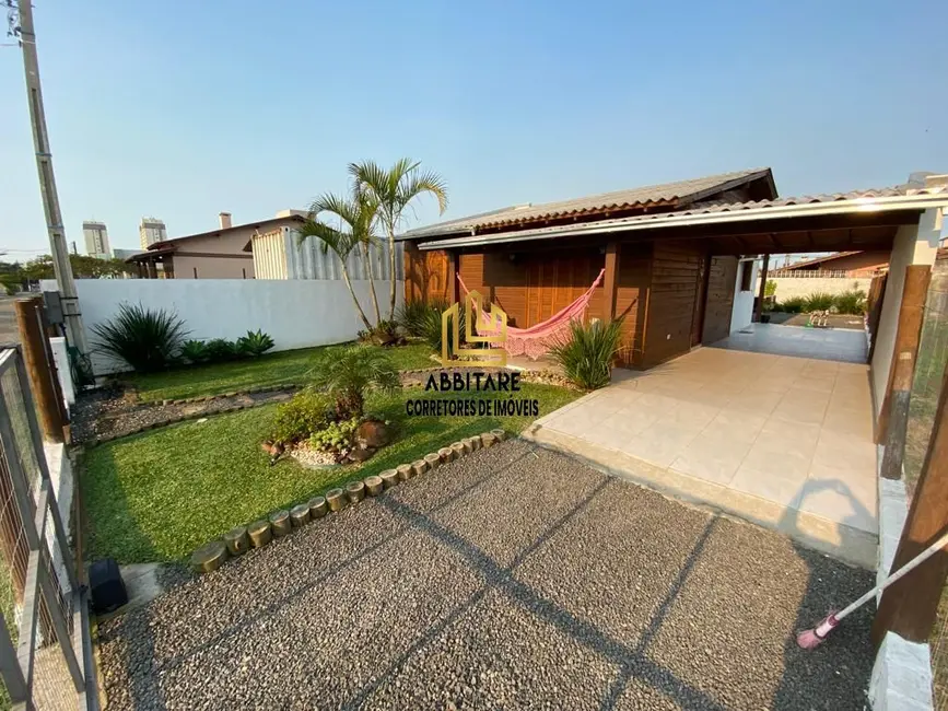 Foto 4 de Casa com 2 quartos à venda, 102m2 em Torres - RS