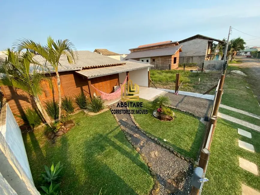 Foto 3 de Casa com 2 quartos à venda, 102m2 em Torres - RS