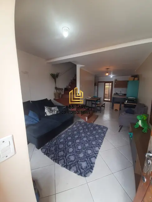Sobrado com 2 quartos à venda, 80m2 em Torres - RS - imagem 1 Foto 1 de Sobrado com 2 quartos à venda, 80m2 em Torres - RS