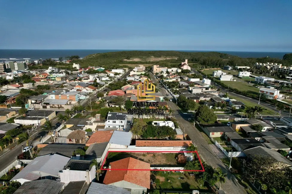 Foto 2 de Terreno / Lote à venda, 414m2 em Torres - RS