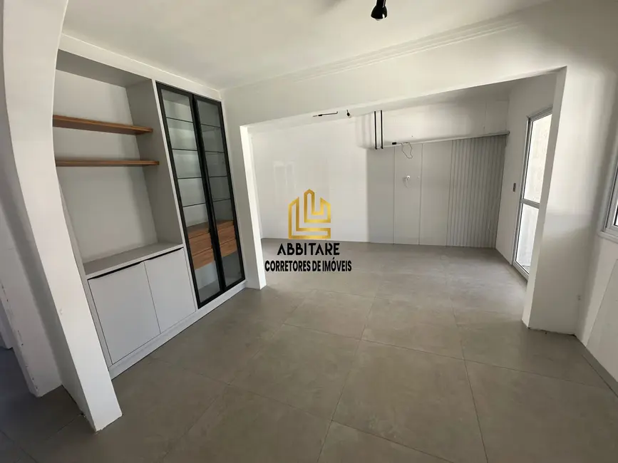 Casa com 5 quartos à venda, 350m2 em Centro, Torres - RS - imagem 8 Foto 8 de Casa com 5 quartos à venda, 350m2 em Centro, Torres - RS