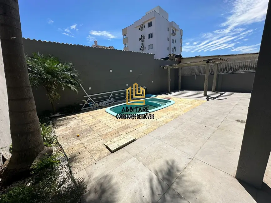 Casa com 5 quartos à venda, 350m2 em Centro, Torres - RS - imagem 7 Foto 7 de Casa com 5 quartos à venda, 350m2 em Centro, Torres - RS