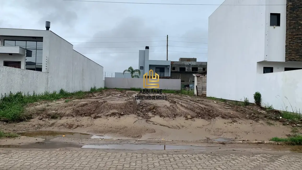 Foto 1 de Terreno / Lote à venda, 384m2 em Torres - RS