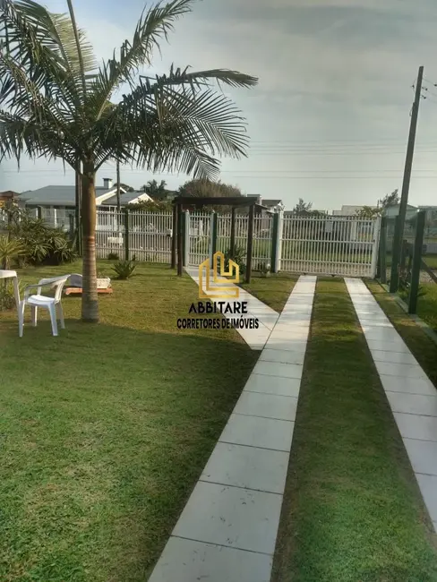 Foto 2 de Casa com 2 quartos à venda, 70m2 em Torres - RS