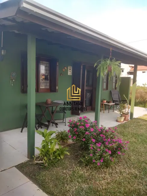 Foto 3 de Casa com 2 quartos à venda, 70m2 em Torres - RS