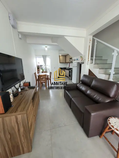 Sobrado com 2 quartos à venda, 82m2 em Torres - RS - imagem 9 Foto 9 de Sobrado com 2 quartos à venda, 82m2 em Torres - RS