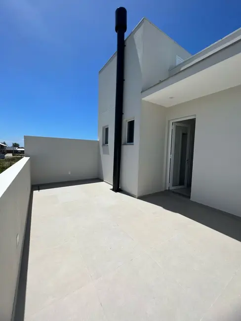 Sobrado com 2 quartos à venda, 134m2 em Passo De Torres - SC - imagem 2 Foto 2 de Sobrado com 2 quartos à venda, 134m2 em Passo De Torres - SC