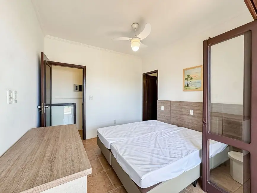 Casa com 4 quartos à venda, 260m2 em Torres - RS - imagem 2 Foto 2 de Casa com 4 quartos à venda, 260m2 em Torres - RS