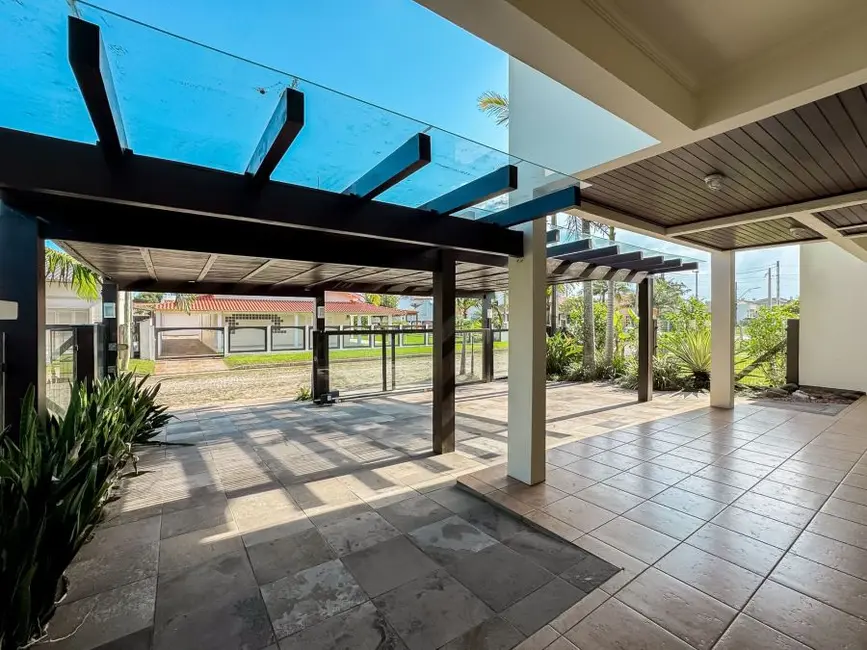 Casa com 4 quartos à venda, 260m2 em Torres - RS - imagem 6 Foto 6 de Casa com 4 quartos à venda, 260m2 em Torres - RS