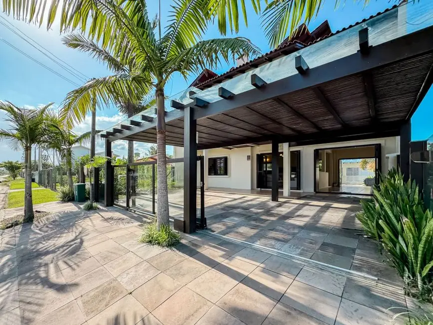 Casa com 4 quartos à venda, 260m2 em Torres - RS - imagem 9 Foto 9 de Casa com 4 quartos à venda, 260m2 em Torres - RS