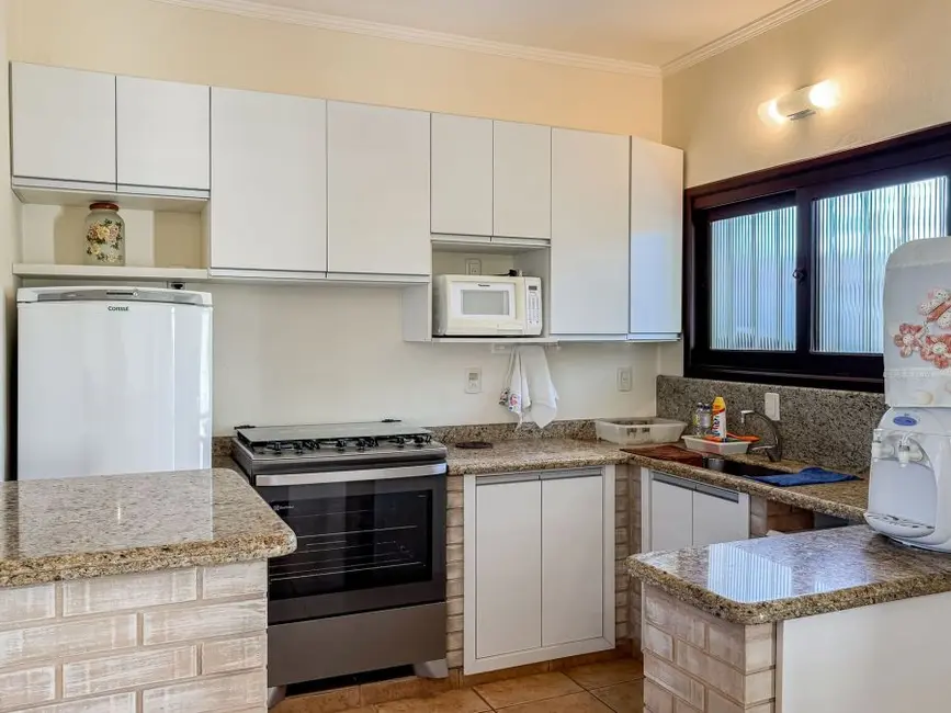 Casa com 4 quartos à venda, 260m2 em Torres - RS - imagem 3 Foto 3 de Casa com 4 quartos à venda, 260m2 em Torres - RS