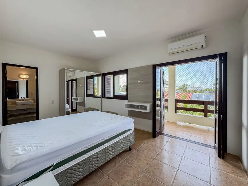 Casa com 4 quartos à venda, 260m2 em Torres - RS - imagem 5 Foto 5 de Casa com 4 quartos à venda, 260m2 em Torres - RS
