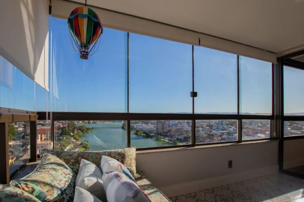 Foto 1 de Apartamento com 3 quartos à venda, 124m2 em Centro, Torres - RS