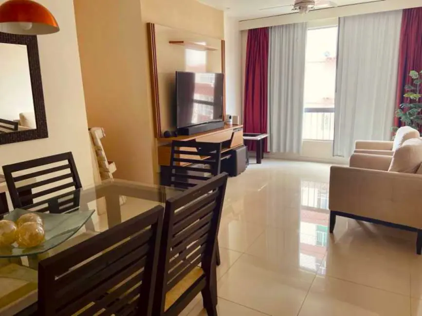 Foto 2 de Apartamento com 3 quartos à venda em Rio De Janeiro - RJ