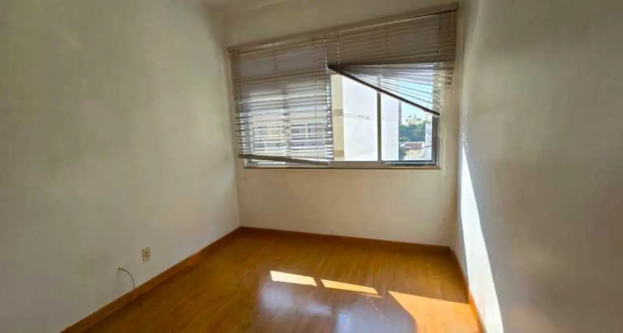 Apartamento com 3 quartos à venda, 126m2 em Rio De Janeiro - RJ - imagem 4 Foto 4 de Apartamento com 3 quartos à venda, 126m2 em Rio De Janeiro - RJ