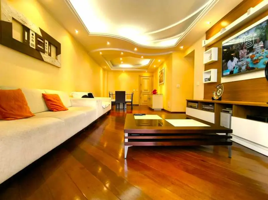 Foto 2 de Apartamento com 4 quartos à venda, 140m2 em Rio De Janeiro - RJ