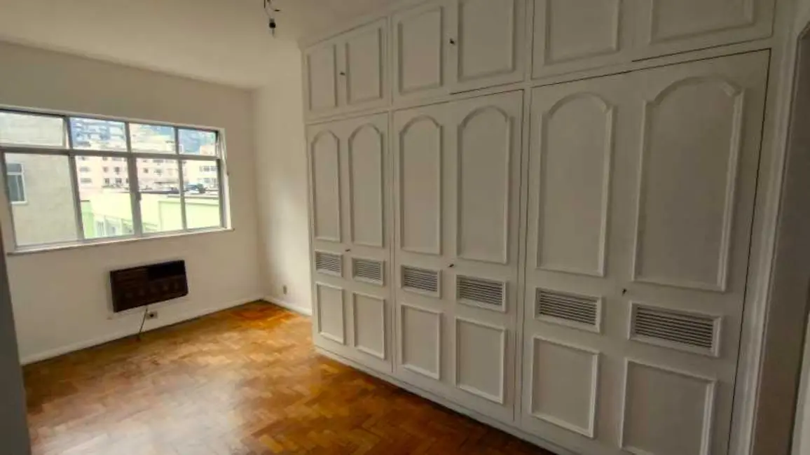 Apartamento com 4 quartos à venda, 160m2 em Rio De Janeiro - RJ - imagem 4 Foto 4 de Apartamento com 4 quartos à venda, 160m2 em Rio De Janeiro - RJ