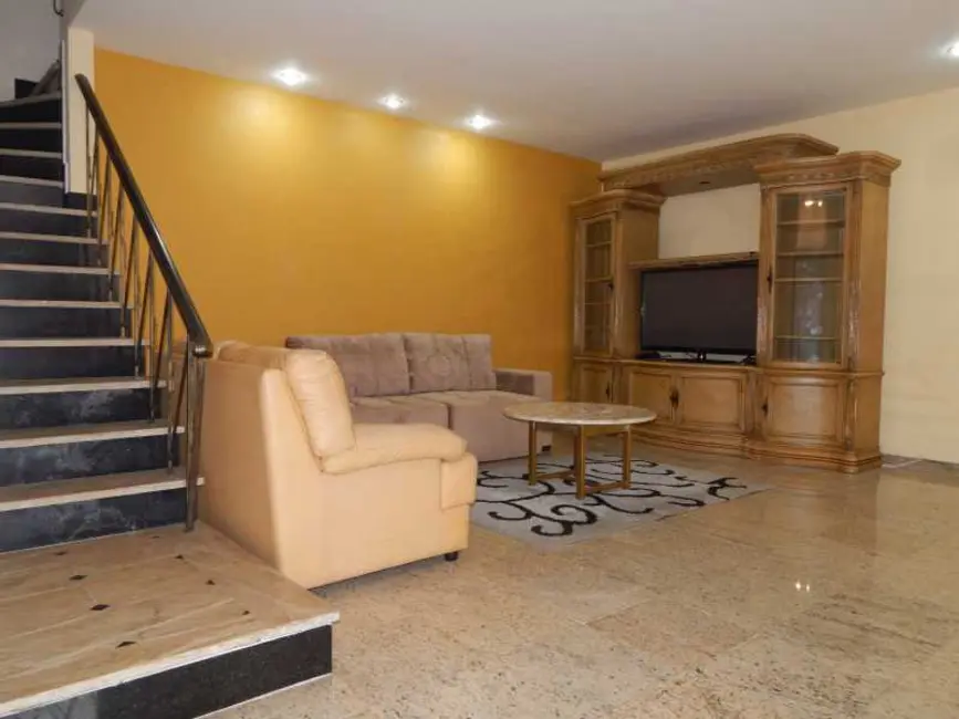 Foto 2 de Casa de Vila com 3 quartos à venda, 150m2 em Rio De Janeiro - RJ