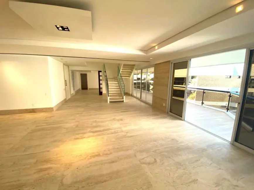 Foto 3 de Cobertura com 6 quartos à venda, 1000m2 em Rio De Janeiro - RJ