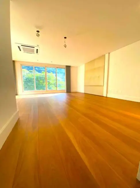 Foto 4 de Cobertura com 6 quartos à venda, 1000m2 em Rio De Janeiro - RJ