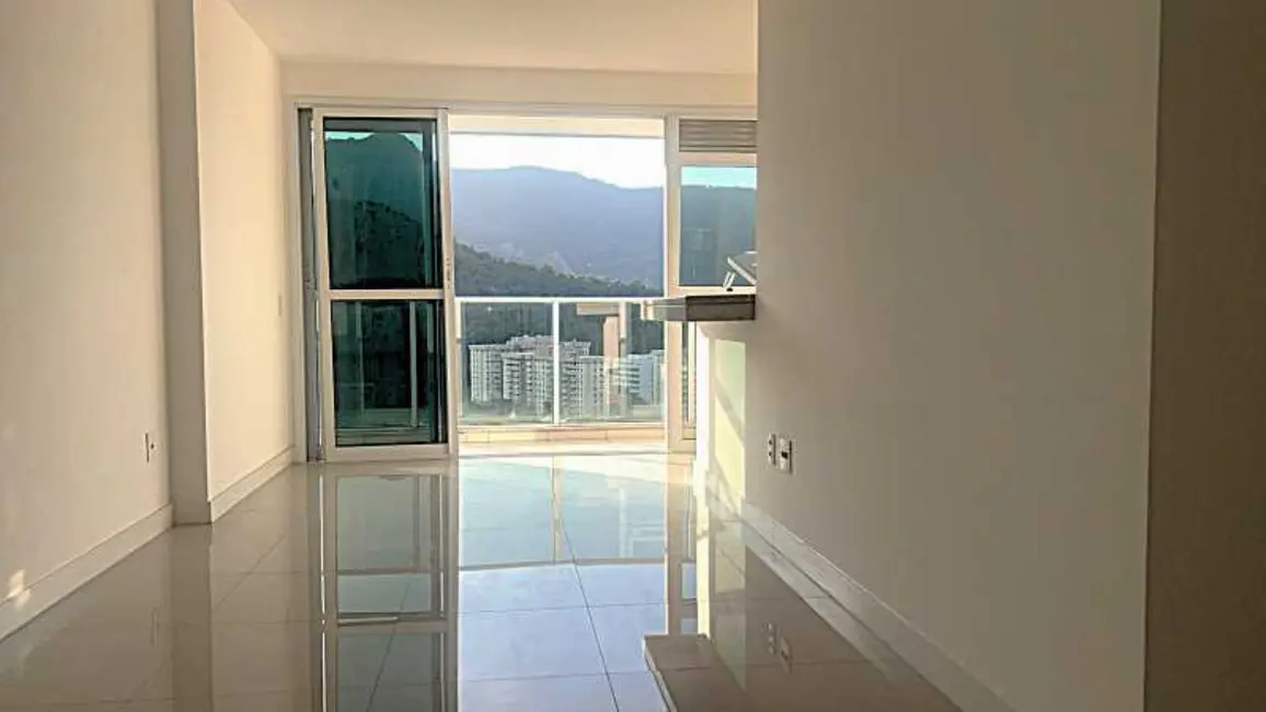 Apartamento com 2 quartos à venda, 79m2 em Rio De Janeiro - RJ - imagem 2 Foto 2 de Apartamento com 2 quartos à venda, 79m2 em Rio De Janeiro - RJ