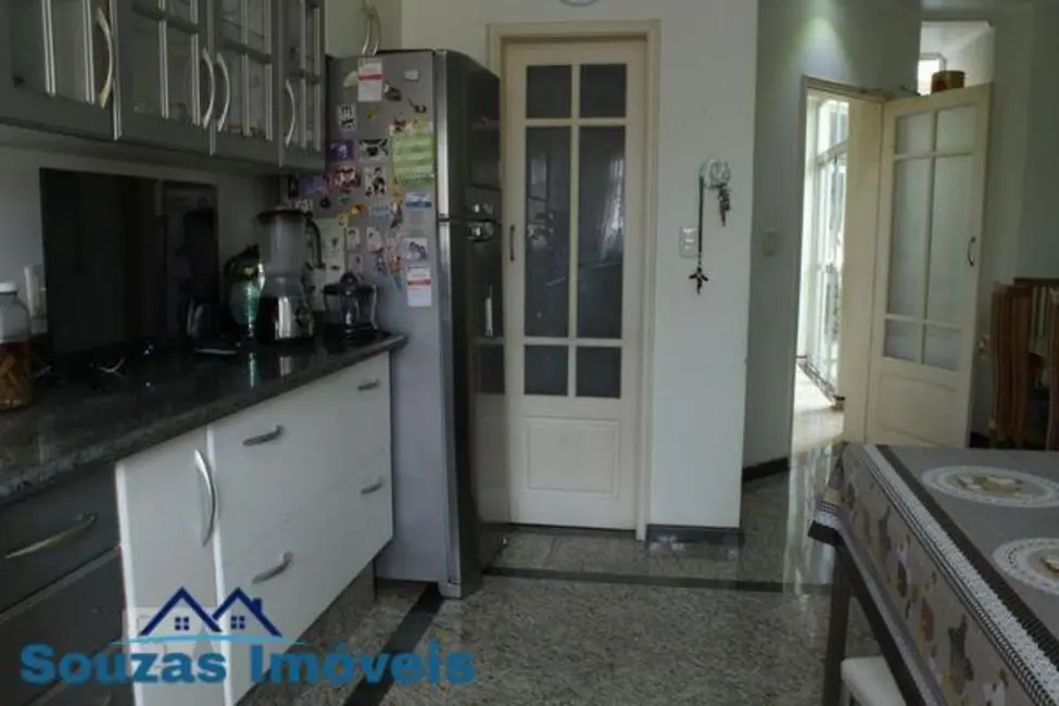 Sobrado com 3 quartos à venda, 298m2 em Olímpico, Sao Caetano Do Sul - SP - imagem 7 Foto 7 de Sobrado com 3 quartos à venda, 298m2 em Olímpico, Sao Caetano Do Sul - SP