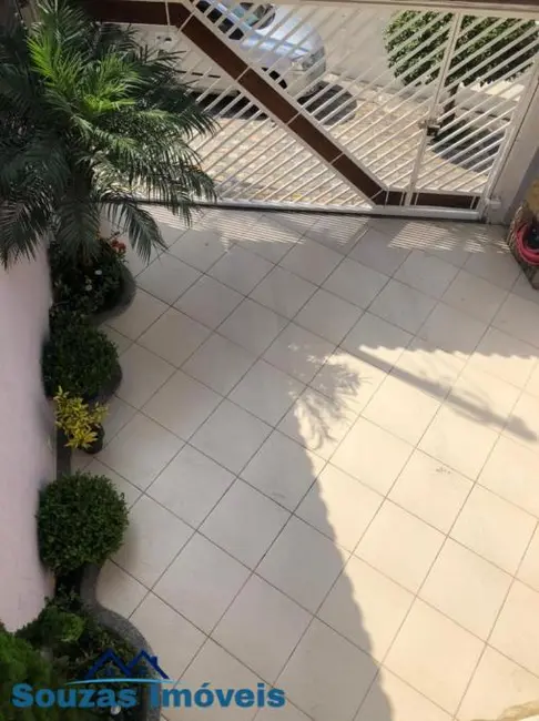 Sobrado com 4 quartos à venda, 204m2 em Parque Novo Oratório, Santo Andre - SP - imagem 3 Foto 3 de Sobrado com 4 quartos à venda, 204m2 em Parque Novo Oratório, Santo Andre - SP