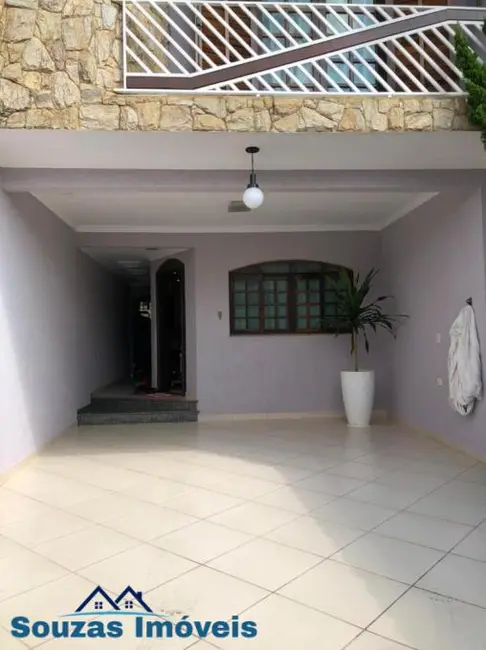 Sobrado com 4 quartos à venda, 204m2 em Parque Novo Oratório, Santo Andre - SP - imagem 2 Foto 2 de Sobrado com 4 quartos à venda, 204m2 em Parque Novo Oratório, Santo Andre - SP