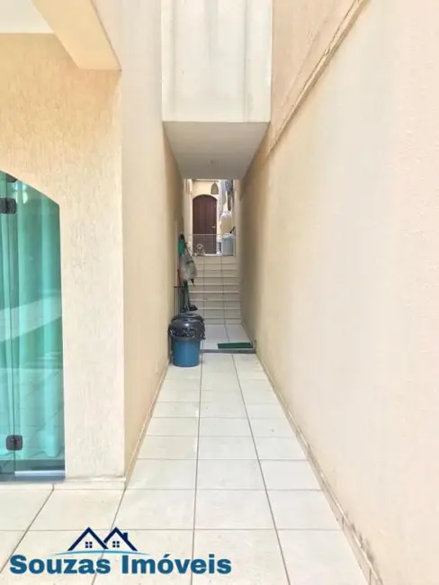 Sobrado com 3 quartos à venda, 247m2 em Jardim, Santo Andre - SP - imagem 4 Foto 4 de Sobrado com 3 quartos à venda, 247m2 em Jardim, Santo Andre - SP