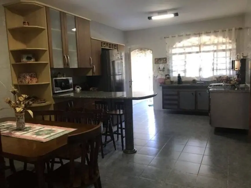 Foto 2 de Casa com 3 quartos à venda, 250m2 em Ieiri, Varzea Paulista - SP