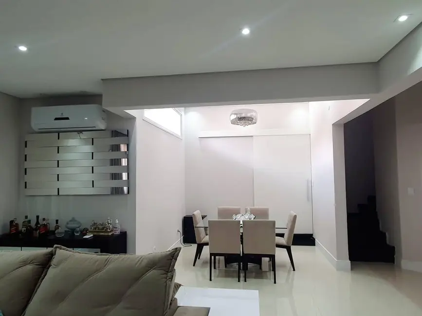 Foto 5 de Casa de Condomínio com 3 quartos à venda, 306m2 em Louveira - SP