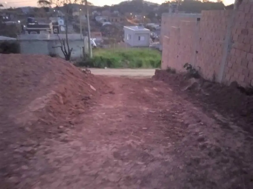 Foto 3 de Terreno / Lote à venda, 270m2 em Parque Santana (Botujuru), Campo Limpo Paulista - SP
