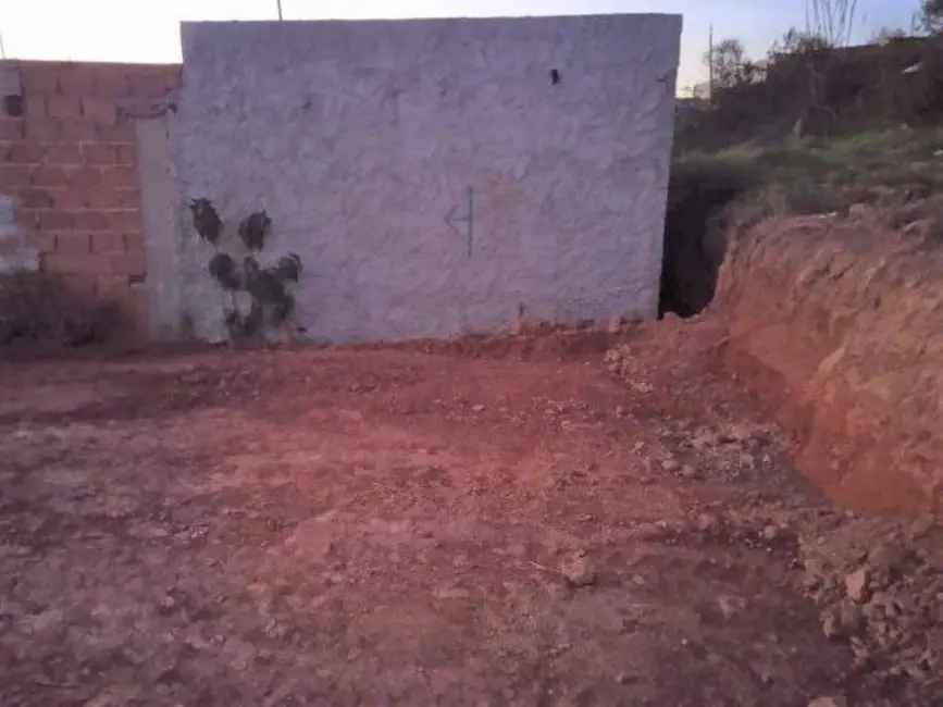 Foto 2 de Terreno / Lote à venda, 270m2 em Parque Santana (Botujuru), Campo Limpo Paulista - SP
