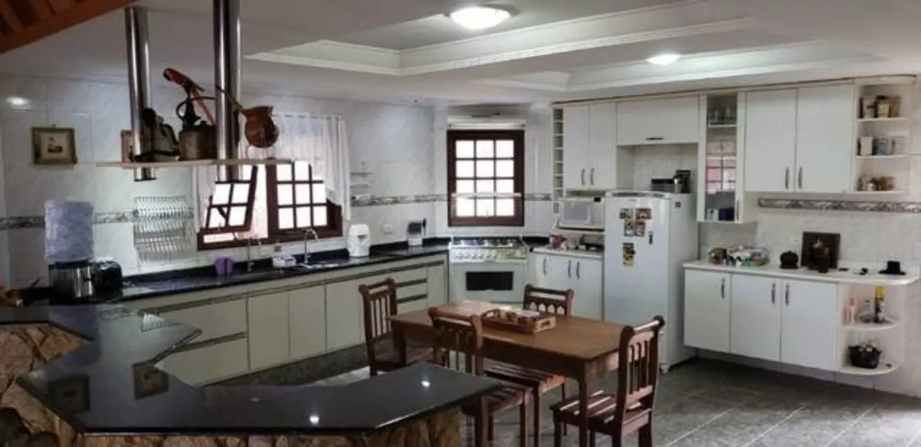 Foto 2 de Casa com 3 quartos à venda, 425m2 em Ville Saint James II, Campo Limpo Paulista - SP