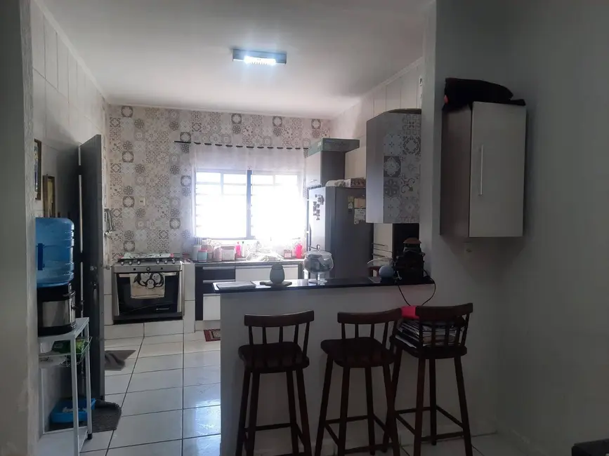 Foto 2 de Casa com 4 quartos à venda e para alugar, 180m2 em Vila Rio Branco, Jundiai - SP