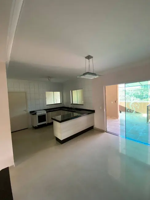 Sobrado com 3 quartos à venda, 205m2 em Jardim Marambaia, Jundiai - SP - imagem 3 Foto 3 de Sobrado com 3 quartos à venda, 205m2 em Jardim Marambaia, Jundiai - SP