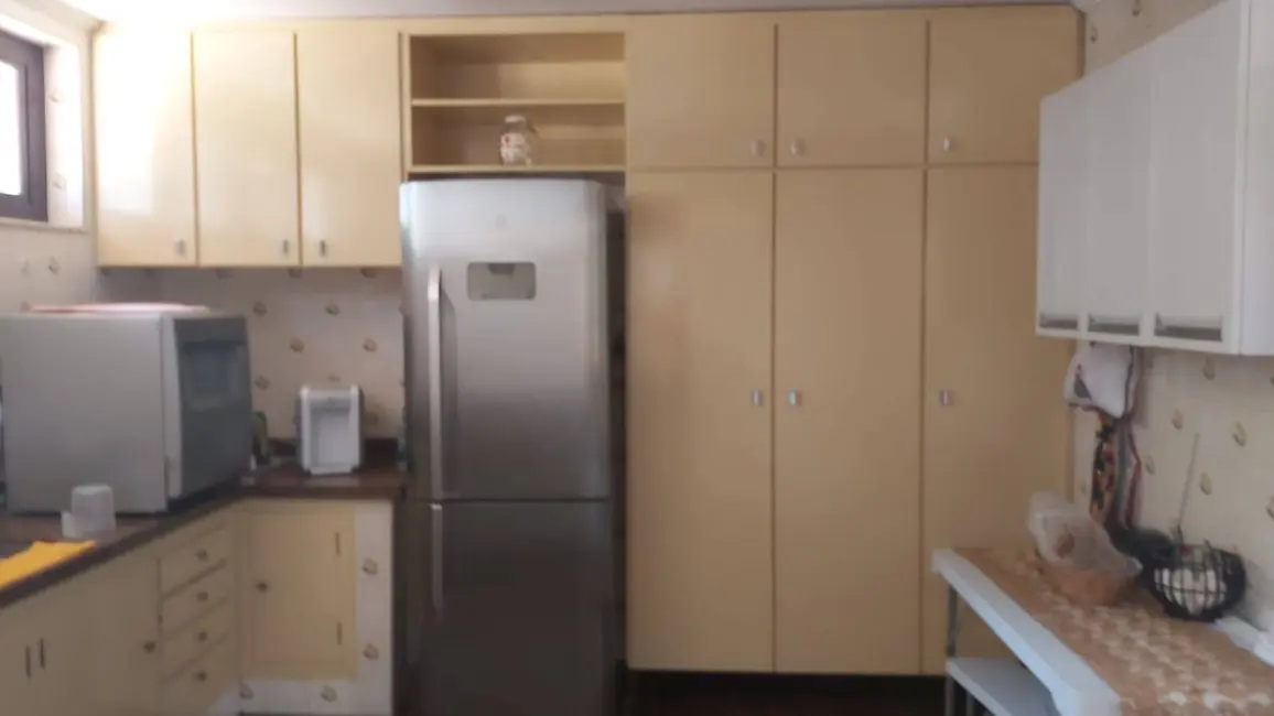 Sobrado com 3 quartos à venda, 198m2 em Jardim Celani, Valinhos - SP - imagem 3 Foto 3 de Sobrado com 3 quartos à venda, 198m2 em Jardim Celani, Valinhos - SP