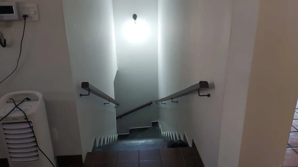 Sobrado com 3 quartos à venda, 198m2 em Jardim Celani, Valinhos - SP - imagem 8 Foto 8 de Sobrado com 3 quartos à venda, 198m2 em Jardim Celani, Valinhos - SP