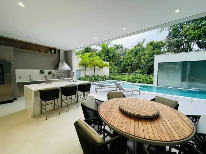 Casa com 6 quartos à venda, 450m2 em Bertioga - SP - imagem 1 Foto 1 de Casa com 6 quartos à venda, 450m2 em Bertioga - SP