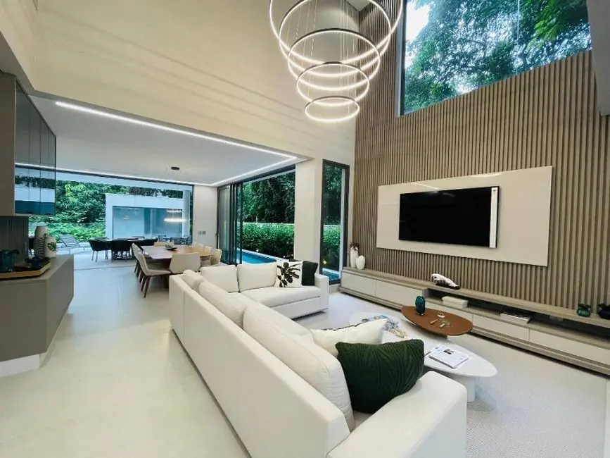 Casa com 6 quartos à venda, 450m2 em Bertioga - SP - imagem 4 Foto 4 de Casa com 6 quartos à venda, 450m2 em Bertioga - SP